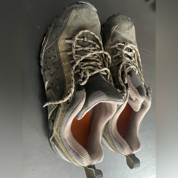 Merrell hiking shoes - Picture 2 of 5